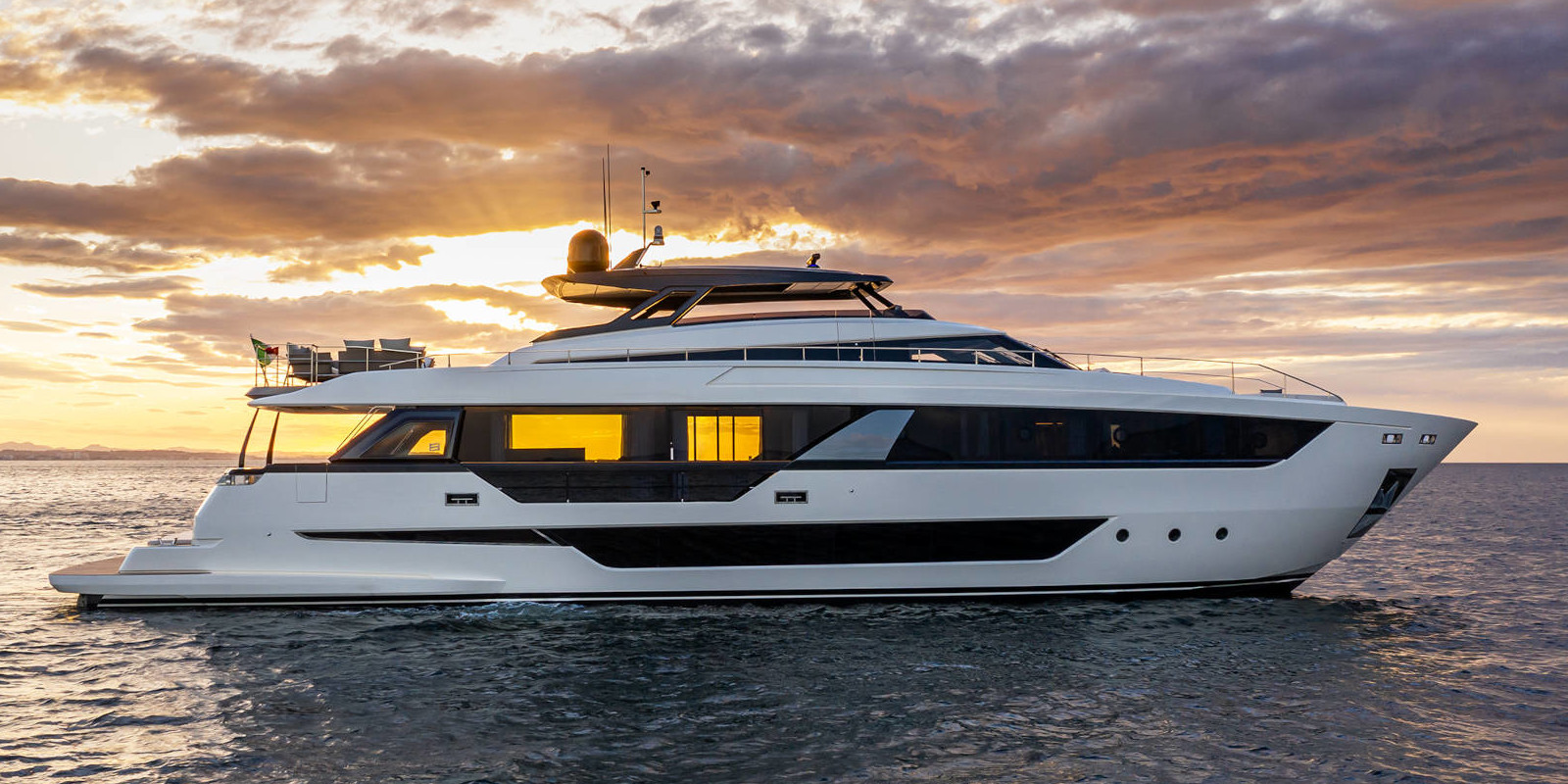 Ferreti Yachts 1000